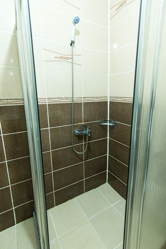 Bathroom 2, White Palace Apart, Fatih