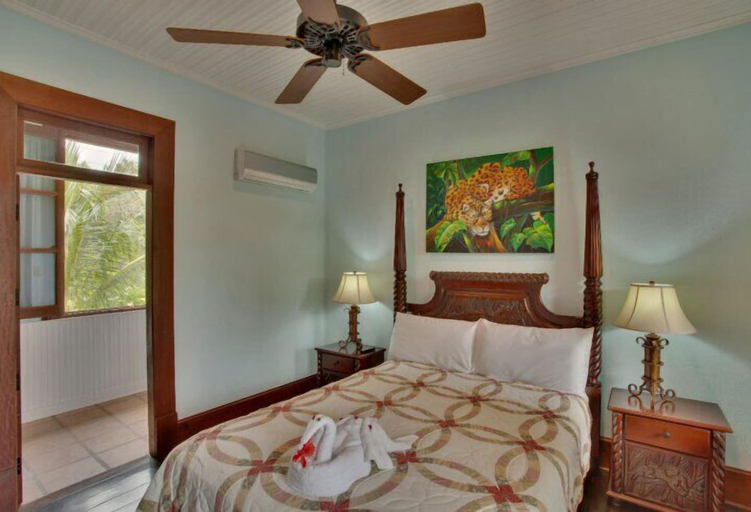 Bedroom 2, Mahogany Hall Boutique Resort