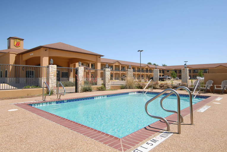 Sport & Beauty 5, Super 8 by Wyndham Stephenville, Erath