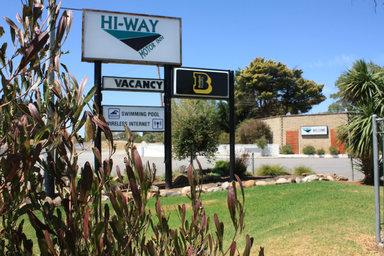 Exterior & Views 2, Hi Way Motor Inn, Yass Valley