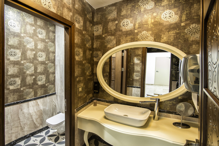Bathroom 5, The Conforium Hotel, Zeytinburnu