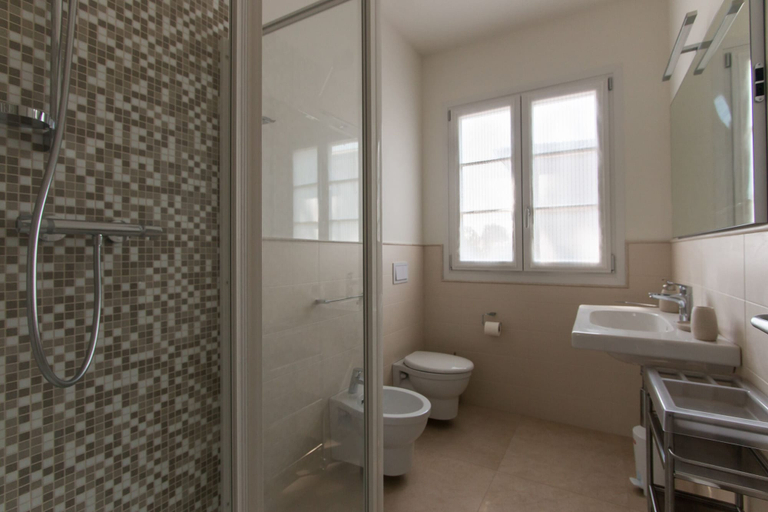 Bathroom 5, Villa Il Rifugio, Lucca