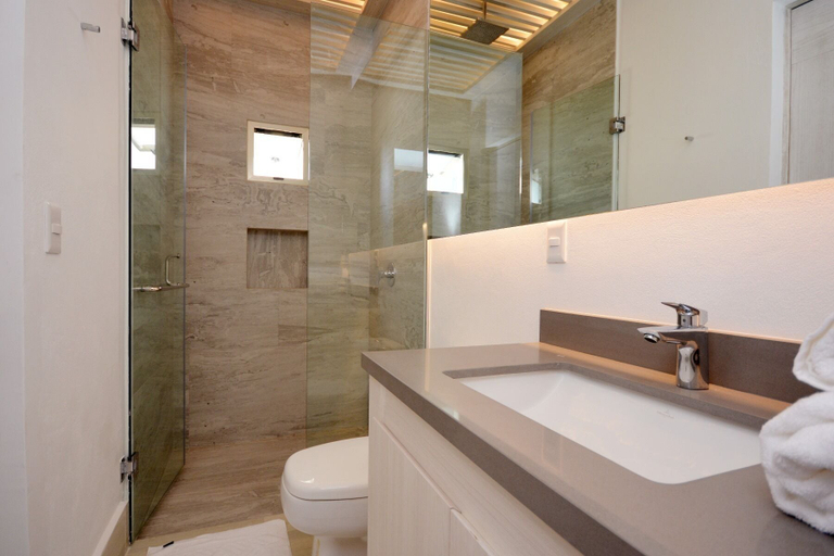 Bathroom 4, Mayan Monk, Cozumel