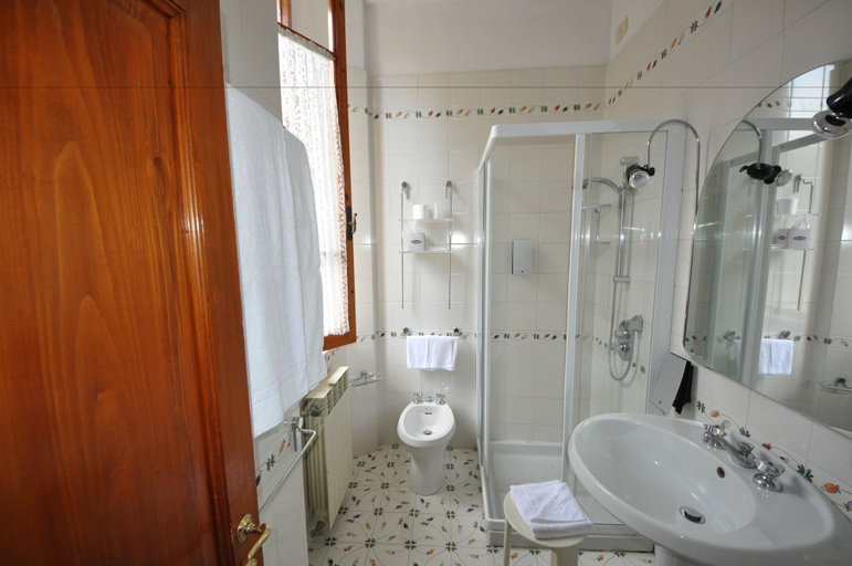 Bathroom 4, Villa Casalecchi Country Hotel, Siena