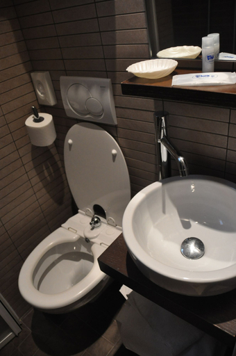 Bathroom 4, Hotel Thea, Rimini