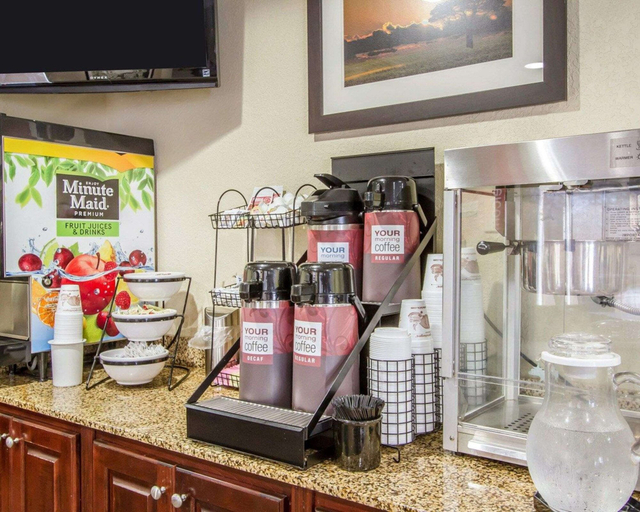 Food & Drinks 5, Comfort Inn Poplar Bluff North, Butler