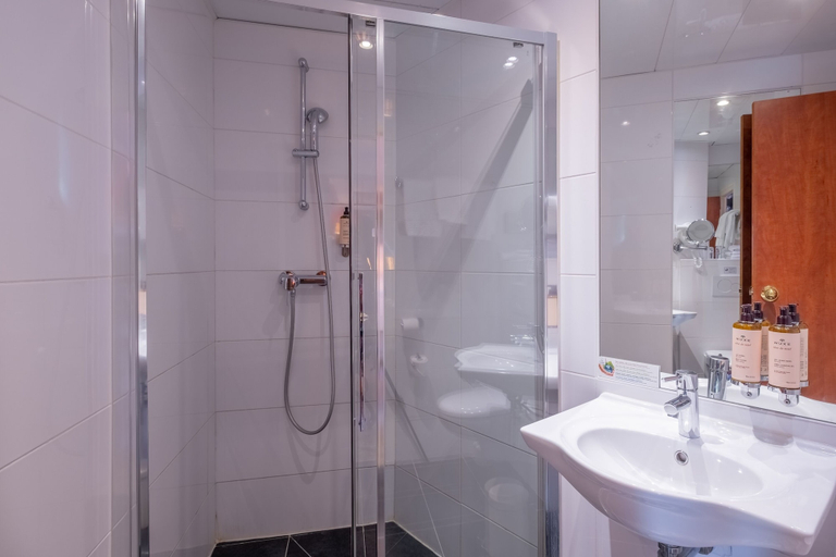 Bathroom 4, Hotel Trianon Rive Gauche, Paris