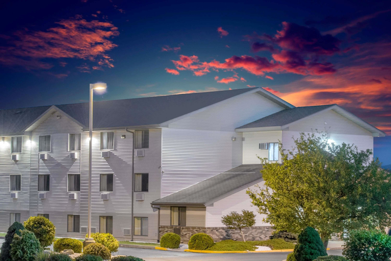 Exterior & Views 2, Super 8 by Wyndham Altoona, Blair
