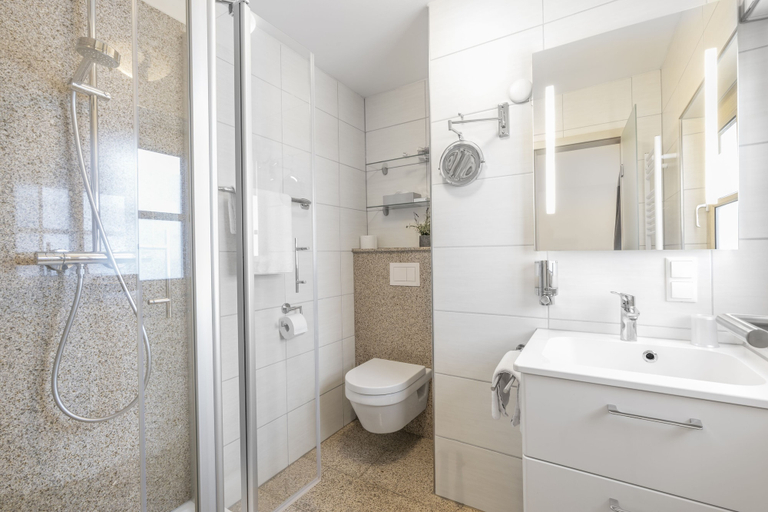 Bathroom 4, Hotel Rösslwirt, Cham