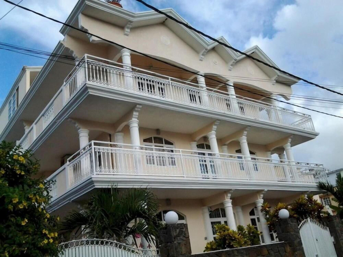 Exterior & Views, Le Lotus
