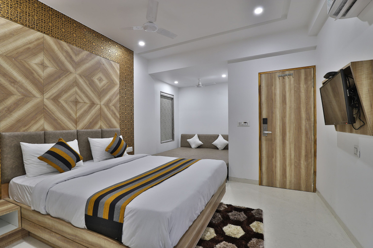 Bedroom 4, Hotel Le Grand, Surat