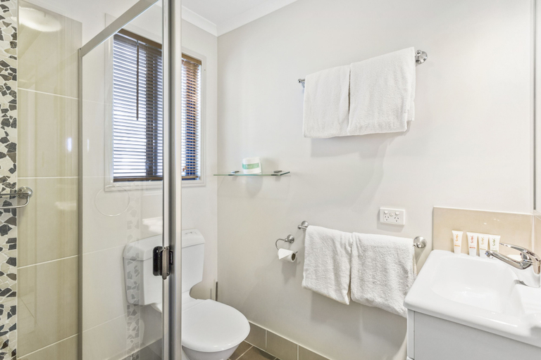 Bathroom 4, Ingenia Holidays Hervey Bay, Hervey Bay - Pt A