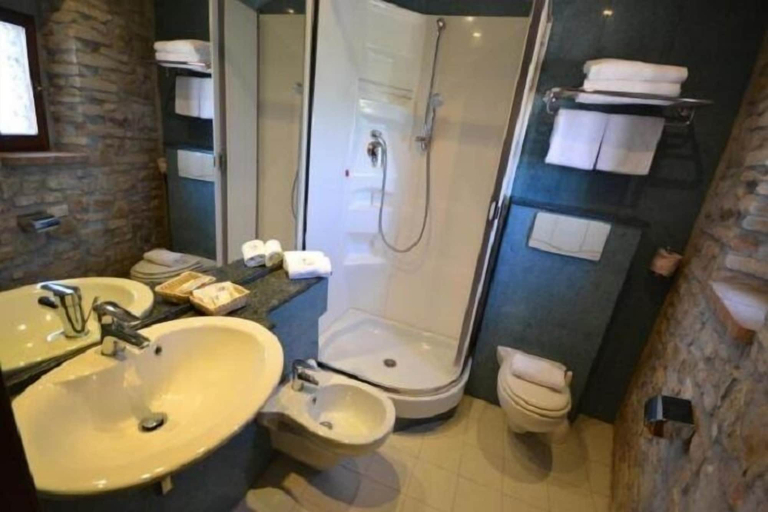 Bathroom 4, Hotel il Castello, Perugia