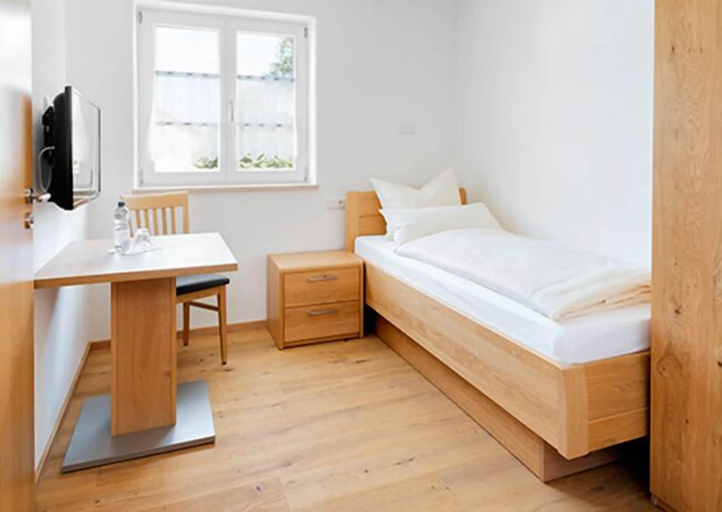 Bedroom 4, Gästehaus Neubauer, Fürstenfeldbruck