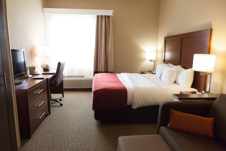 Bedroom 3, Comfort Suites Hattiesburg near University, Lamar
