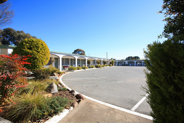 Exterior & Views 2, Hi Way Motor Inn, Yass Valley