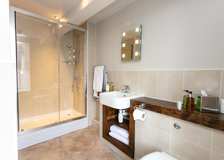 Bathroom 4, The Congresbury Arms, North Somerset