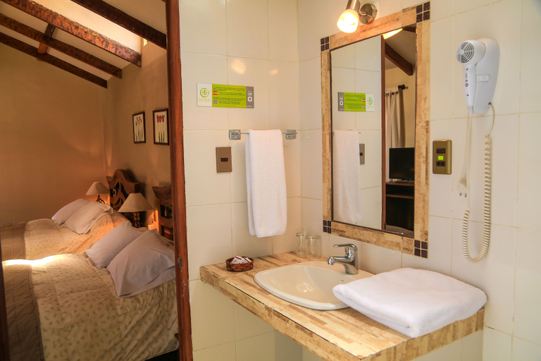 Bathroom 4, Hotel Boutique La Posada, Oropeza