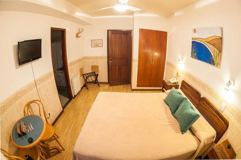 Bedroom 2, Hotel Bahia Nueva, Biedma