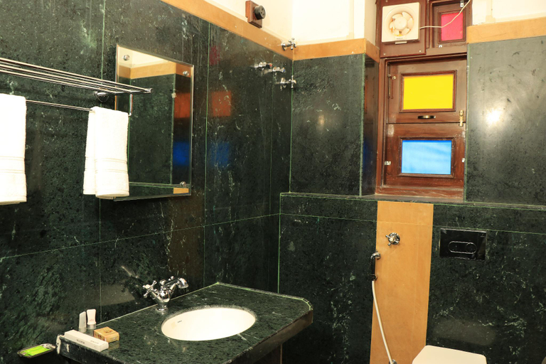 Bathroom, Signum Eco Dera Resort & Spa, Jaipur, Tonk