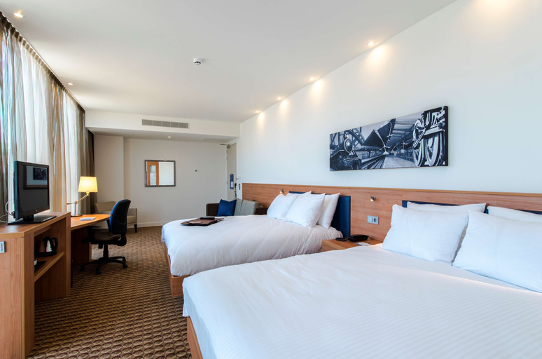 Bedroom 5, Hampton by Hilton Amsterdam / Arena Boulevard, Amsterdam