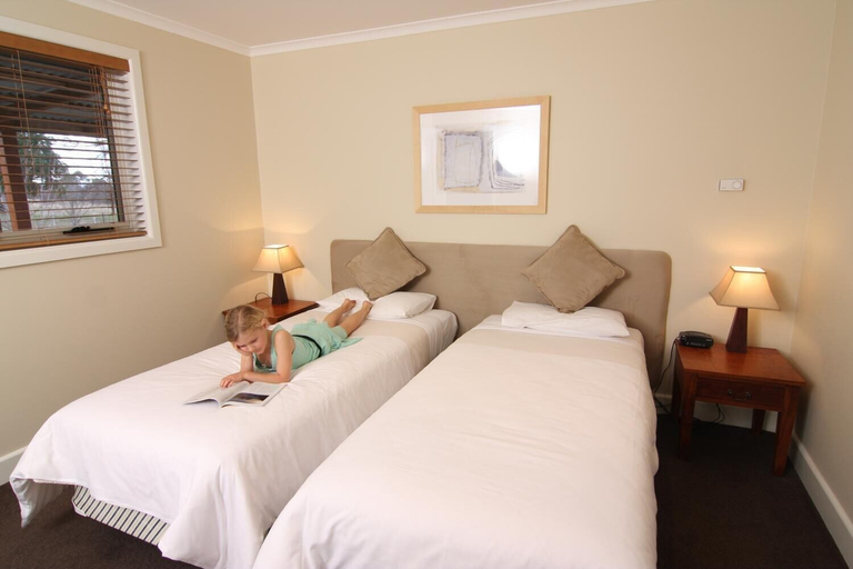 Bedroom 3, Moore Park Apartments, Armidale Dumaresq Bal