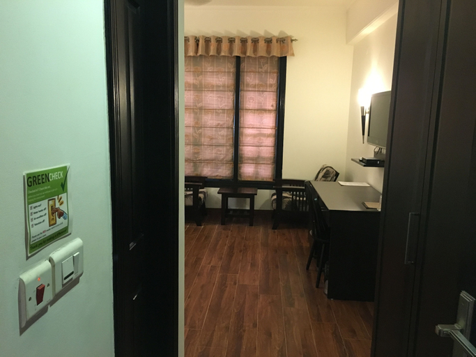 Bathroom 4, Hotel La Residence, Gurgaon