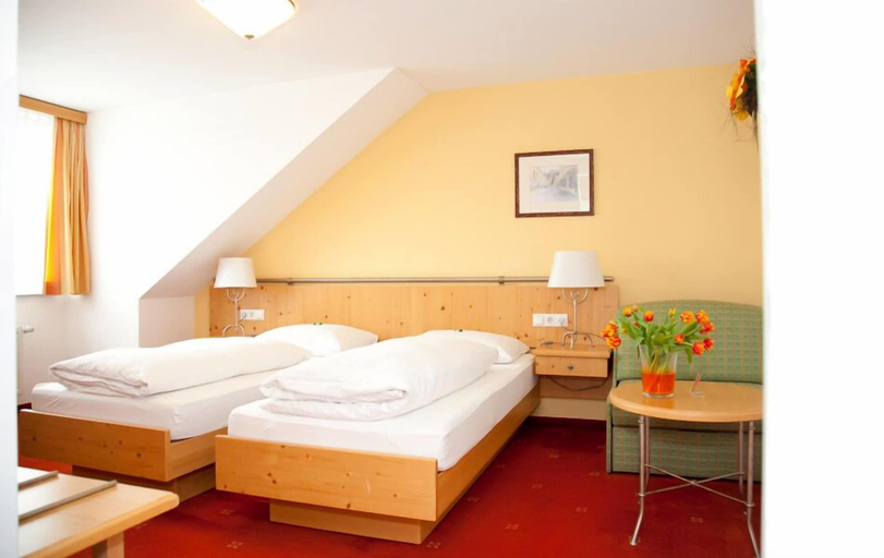 Bedroom 4, Hotel Kohlpeter, Salzburg