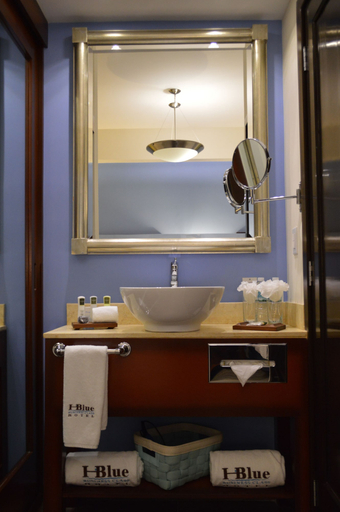 Bathroom 5, Hotel HBlue Centro, La Paz