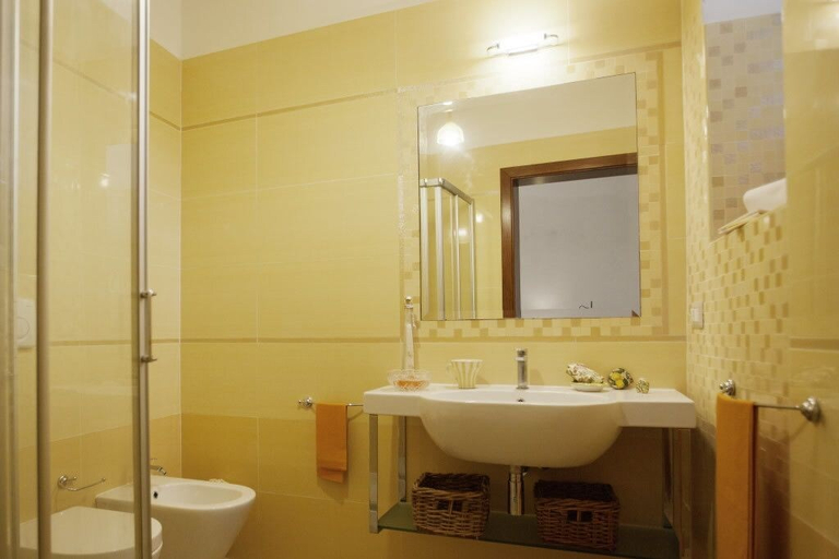 Bathroom 3, Masseria Cisternella, Lecce