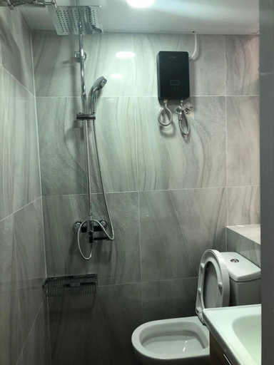 Bathroom 5, Cebu Hostel, Kowloon