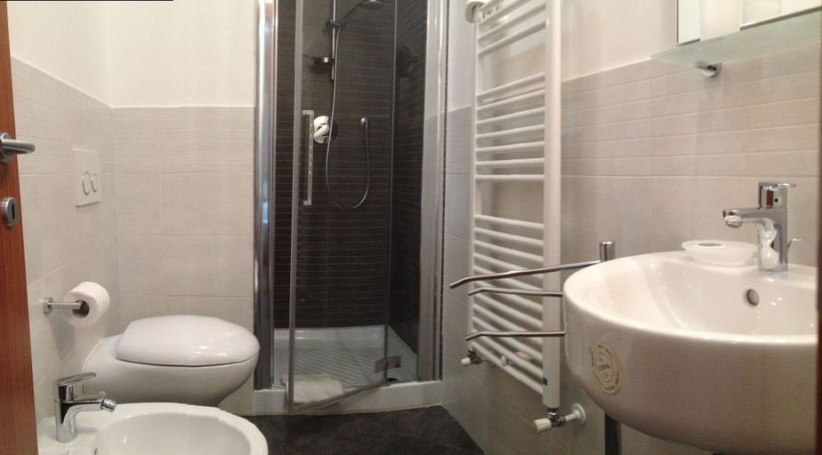 Bathroom 2, B&B Le Ghiacciaie, Florence