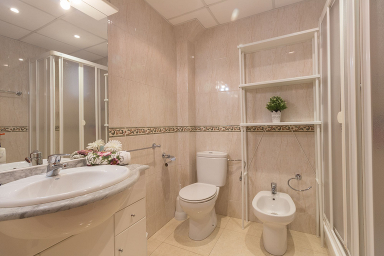 Bathroom, Apartamento Malvinas Ref. 1026 by Iberplaya, Tarragona