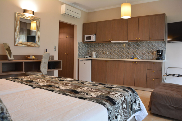 Bedroom 3, Royalty Suites Seaside, Central Macedonia