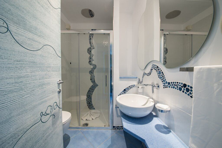 Bathroom, Hotel Residence La Rosa, Napoli