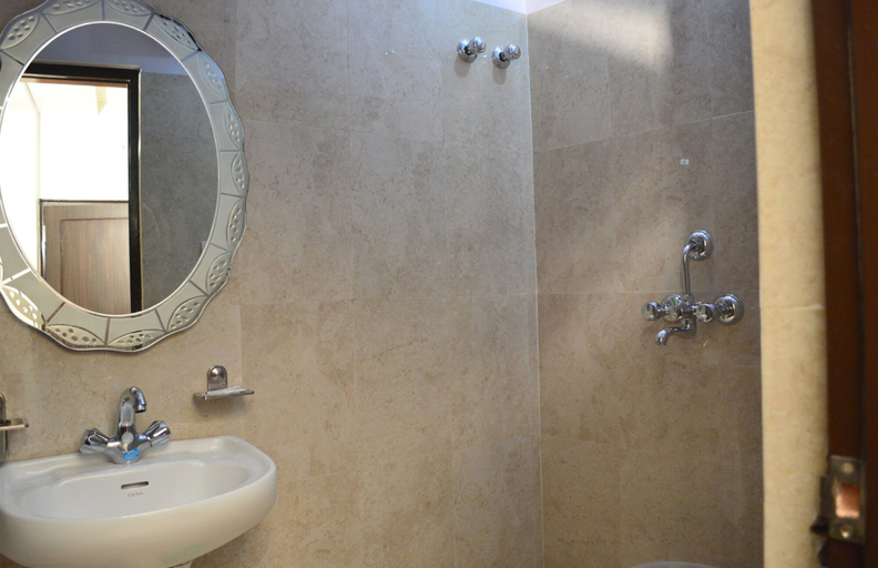 Bathroom, Hotel Abhinandan Inn Jaipur, Jaipur