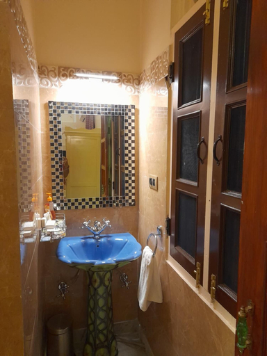 Bathroom, Raj Rajeshwari Haveli, Jaipur