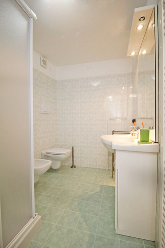 Bathroom, Appartamenti Brunati Street 4, Brescia