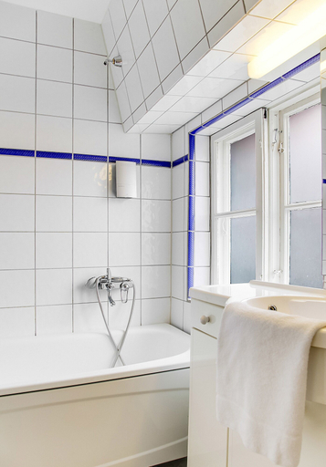 Bathroom 5, Anno 1793 Sekelgården Hotel, Ystad