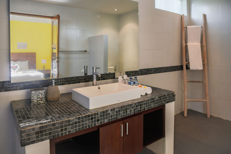 Bathroom 4, Samana Villas, Badung