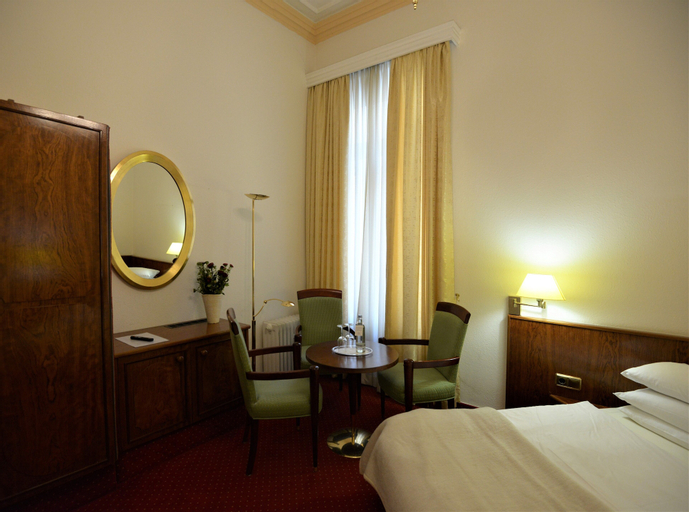 Bedroom 4, Hotel am Kochbrunnen, Wiesbaden