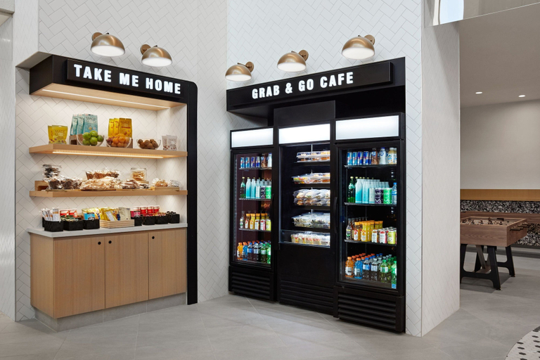 Food & Drinks 4, Delta Hotels by Marriott Calgary Airport In-Terminal, Division No. 6