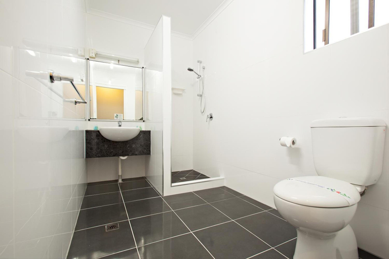 Bathroom 3, Sarina Motor Inn, Sarina