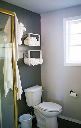 Bathroom 5, Lazy Z Resort, Tuolumne