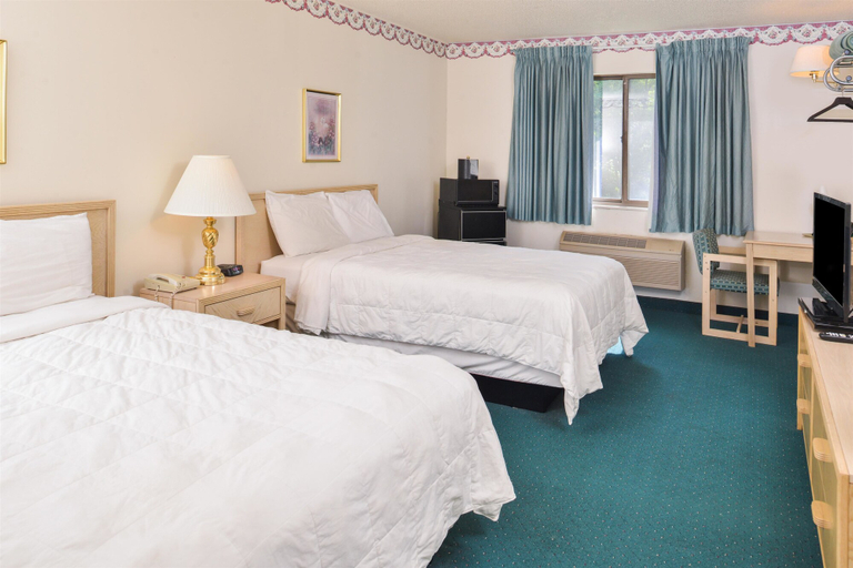 Bedroom 2, Americas Best Value Inn & Suites Bluffton, Wells