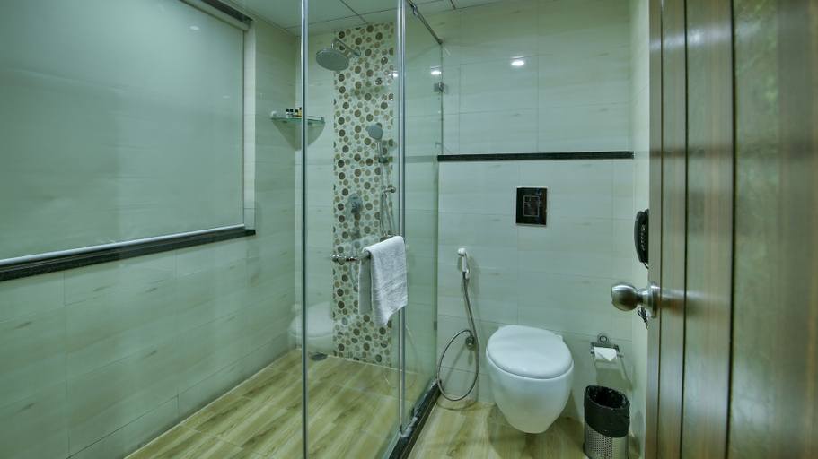 Bathroom 5, POLO Inn & Suites, Jaipur