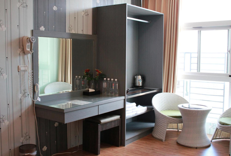Bathroom 4, JU Meet up with ocean, Pingtung