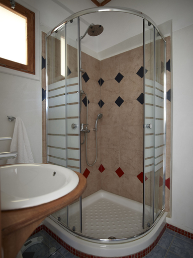 Bathroom 4, Polikandia Hotel, South Aegean