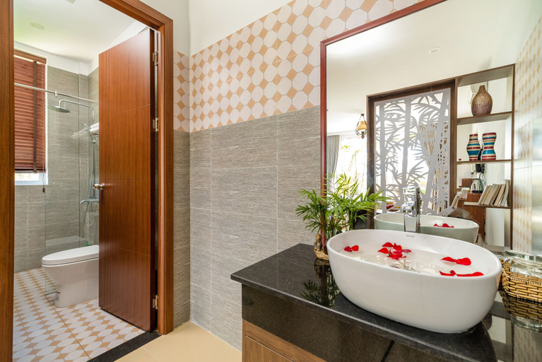 Bathroom 4, Golden Walls Homestay, Da Nang