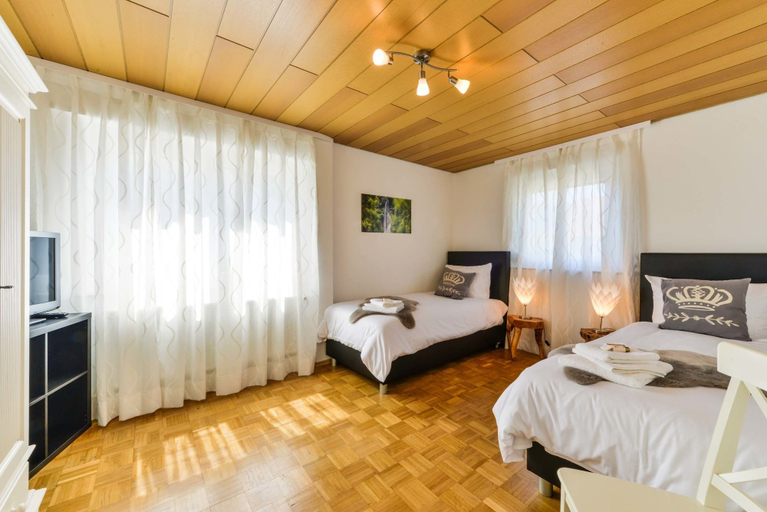 Bedroom 3, Flair Hotel Vier Jahreszeiten, Reutlingen